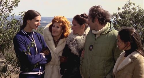 Geraldine Chaplin, Norman Briski, Elisa Nandi, Charo Soriano, and Ángeles Torres in Mama Turns 100 (1979)