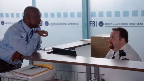 Captain Holt (Andre Braugher) bonds with fellow 