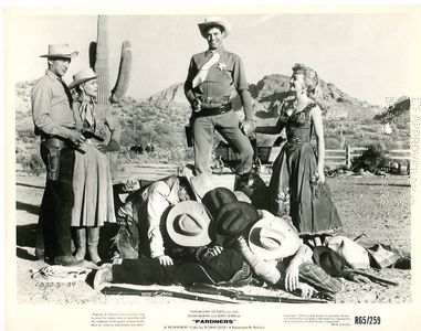 Jerry Lewis, Dean Martin, Jackie Loughery, and Lori Nelson in Pardners (1956)