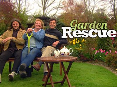Charlie Dimmock, David Rich, and Harry Rich in Garden Rescue (2016)