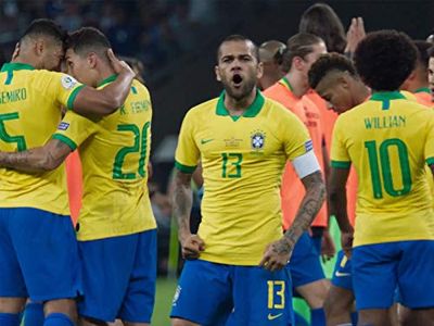 David Neres, Dani Alves, Willian, Filipe Luis, Roberto Firmino, and Casemiro in All or Nothing: Brazil National Team (20