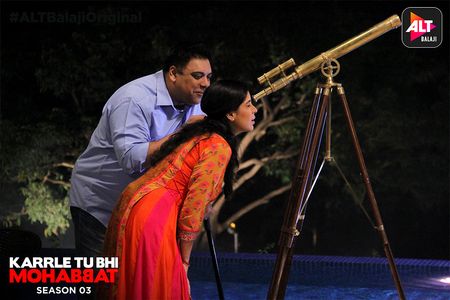 Ram Kapoor and Sakshi Tanwar in Karrle Tu Bhi Mohabbat (2017)