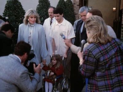 John Forsythe, Linda Evans, and Jessica Player in Dynasty (1981)