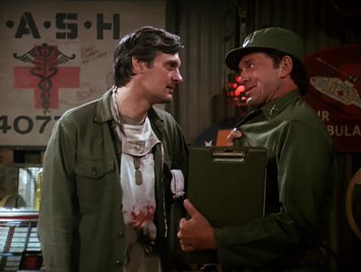 Alan Alda and Charles Aidman in M*A*S*H (1972)