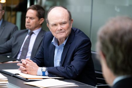 William H. Macy and Kurtwood Smith in The Dropout (2022)