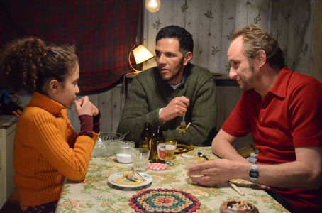 Benoît Poelvoorde, Roschdy Zem, and Séli Gmach in The Price of Fame (2014)