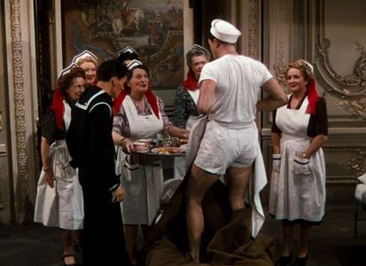 Gene Kelly, Frank Sinatra, Jane Green, Netta Packer, Claire Whitney, and Marjorie Wood in Anchors Aweigh (1945)