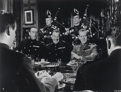 Alec Guinness, Keith Faulkner, John Fraser, Gordon Jackson, and Dennis Price in Tunes of Glory (1960)