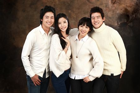 Seung-Hyun Oh, Lee Jung-Jin, Yu-ri Lee, and Lee Sang-yoon at an event for I Love You, Don't Cry (2008)