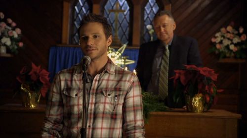 Drew Lachey in Guess Who's Coming to Christmas (2013)