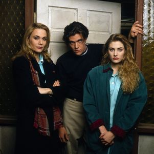 Mädchen Amick, Dana Ashbrook, and Peggy Lipton in Twin Peaks (1990)