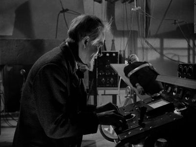 Onslow Stevens and Glenn Strange in House of Dracula (1945)