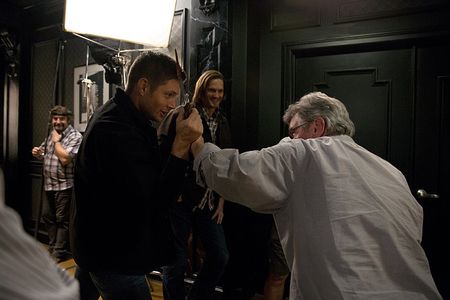 Jensen Ackles and Robert Singer in Supernatural (2005)