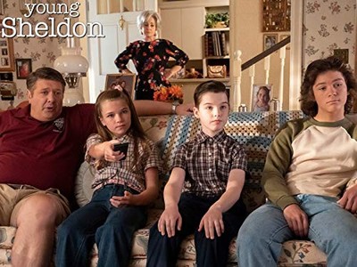 Annie Potts, Lance Barber, Raegan Revord, Montana Jordan, and Iain Armitage in Young Sheldon: The Sin of Greed and a Chi