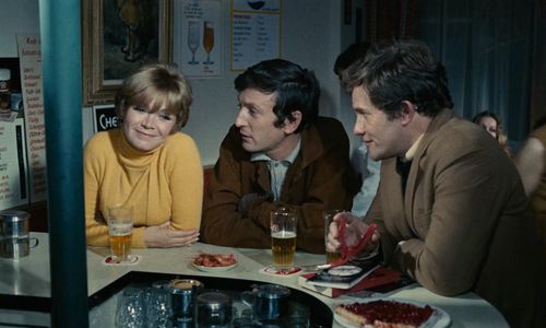 Annie Fargue, Bernard Fresson, and Claude Rich in I Love You, I Love You (1968)