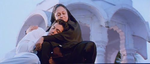 Hrithik Roshan and Jaya Bachchan in Fiza (2000)
