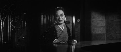Chikako Hosokawa in When a Woman Ascends the Stairs (1960)