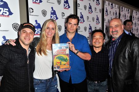 Henry Cavill, Dan DiDio, Geoff Johns, Diane Nelson, and Jim Lee at an event for Man of Steel (2013)