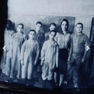 Trace and other prison boys with MENA SUVARI in Apparition
