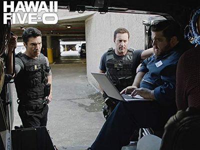 Jorge Garcia, Ian Anthony Dale, and Alex O'Loughlin in Hawaii Five-0: Hewa ka lima (2019)