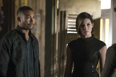 Taylor Cole and Charles Michael Davis in The Originals (2013)
