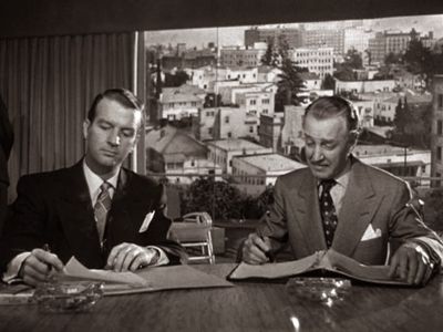 Otto Kruger and Don Porter in 711 Ocean Drive (1950)