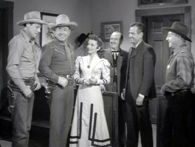 Johnny Mack Brown, Ed Cassidy, Phyllis Coates, Kenne Duncan, Bruce Edwards, and James Ellison in Oklahoma Justice (1951)