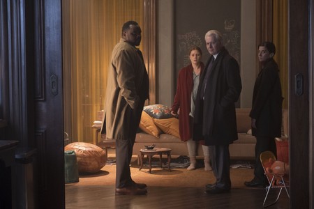 Gary Oldman, Amy Adams, Jeanine Serralles, and Brian Tyree Henry in The Woman in the Window (2020)