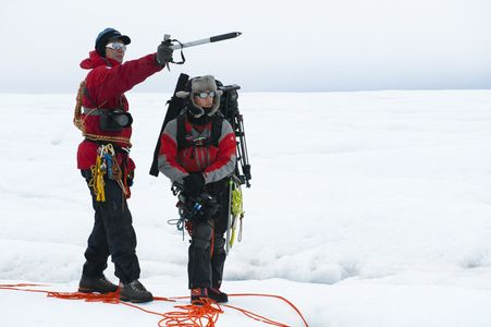 Jeff Orlowski-Yang and James Balog in Chasing Ice (2012)