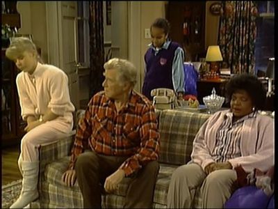 Ami Foster, Susie Garrett, George Gaynes, and Cherie Johnson in Punky Brewster (1984)