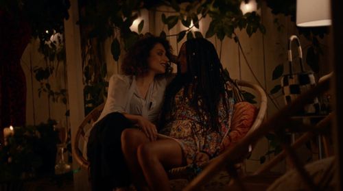 Rosaline Elbay and Maisie Richardson-Sellers as Christine and Billie in Jagged Mind (2023)