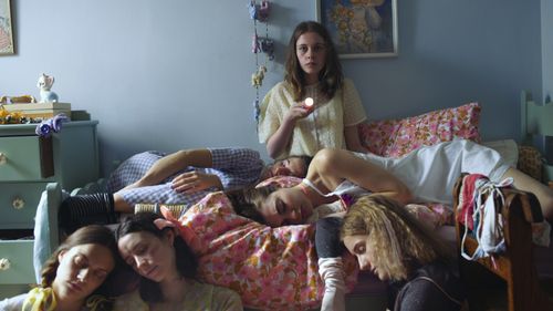 Louisa Harland, Aisha Fabienne Ross, Sorcha Groundsell, Jenny Boyd, Ellie Goffe, and Allegra Marland in Sunday Tide (201
