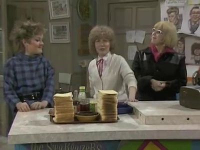 Sandi Toksvig, Pookiesnackenburger, and Doreen Boggins in No 73 (1982)