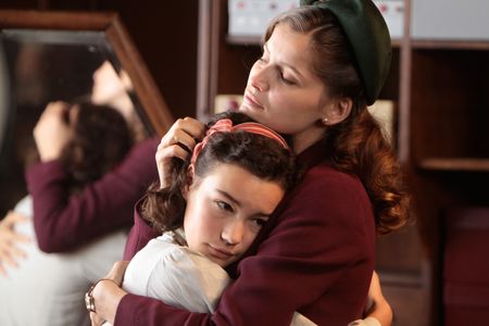 Laetitia Casta and Ilona Bachelier in War of the Buttons (2011)