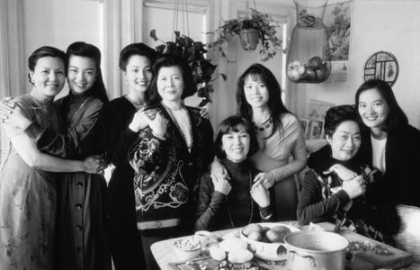 Tamlyn Tomita, Rosalind Chao, Ming-Na Wen, Tsai Chin, Kieu Chinh, Lisa Lu, France Nuyen, and Lauren Tom in The Joy Luck 