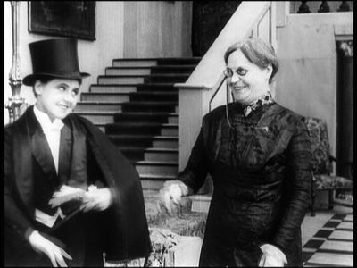 Margarete Kupfer and Ossi Oswalda in I Don't Want to Be a Man (1918)