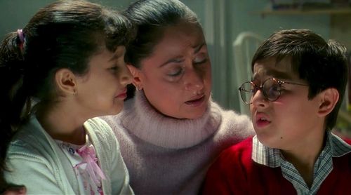 Jaya Bachchan, Athit Naik, and Jhanak Shukla in Kal Ho Naa Ho (2003)