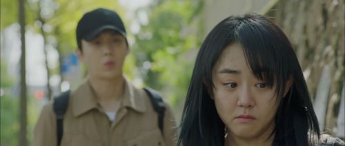 Moon Geun-young and Kim Seon-Ho in Catch the Ghost (2019)