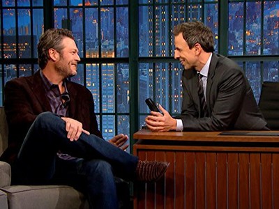 Seth Meyers and Blake Shelton in Late Night with Seth Meyers (2014)