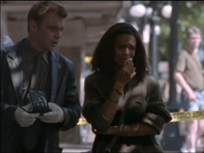 Kandyse McClure and Ian Tracey in Da Vinci's Inquest (1998)