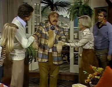 Florence Henderson, Robert Reed, Rich Little, and Rip Taylor in The Brady Bunch Variety Hour (1976)