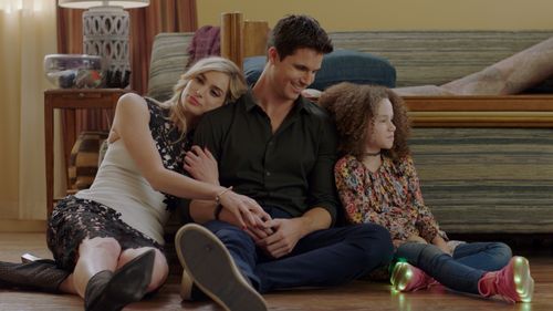 Robbie Amell, Allegra Edwards, and Chloe Coleman in Upload (2020)