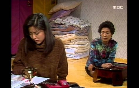 Hye-ja Kim and Hyun-Jung Go in Mother's Sea (1993)