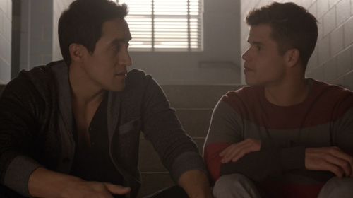 Charlie Carver and Keahu Kahuanui in Teen Wolf (2011)