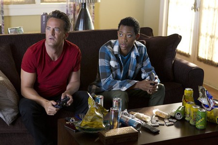 Matthew Perry and Tyler James Williams in Go On: Videogame, Set, Match (2012)