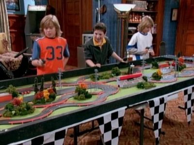 Cole Sprouse, Dylan Sprouse, and Mike Weinberg in The Suite Life of Zack & Cody (2005)