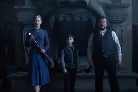 Cate Blanchett, Jack Black, and Owen Vaccaro in The House with a Clock in Its Walls (2018)