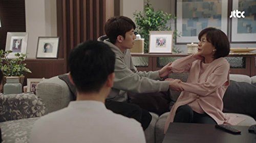 Jung Hae-in and Wi Ha-joon in Something in the Rain (2018)