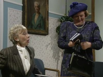 Geraldine Newman and Patricia Routledge in Keeping Up Appearances (1990)