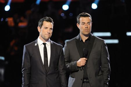 Carson Daly and Chris Mann in The Voice (2011)